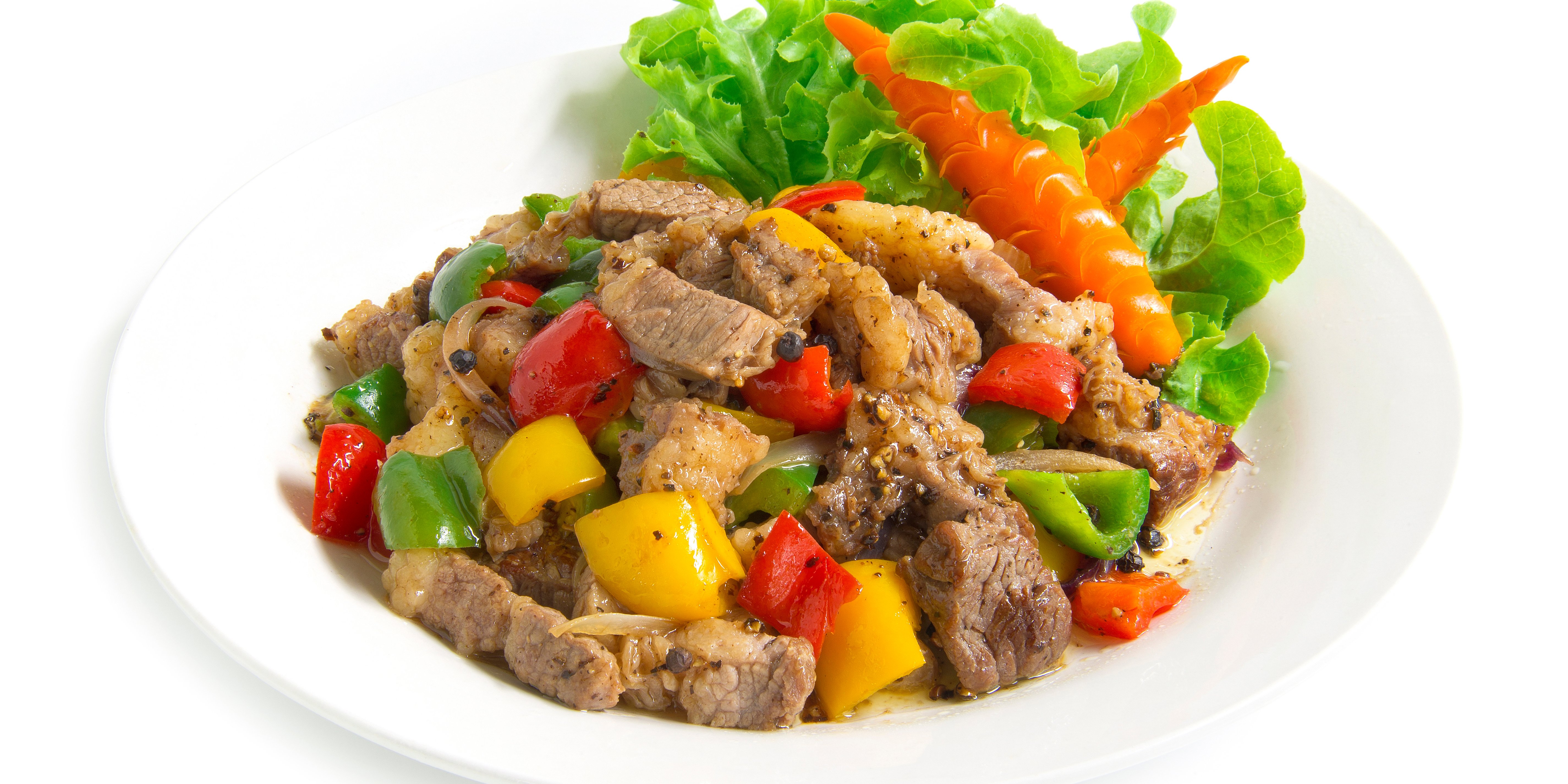 steak bowl with peppers and lettuce