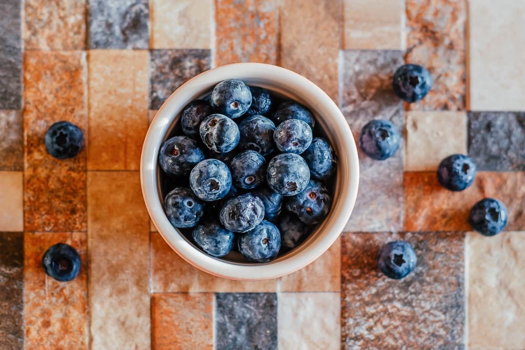 bowl of blueberries